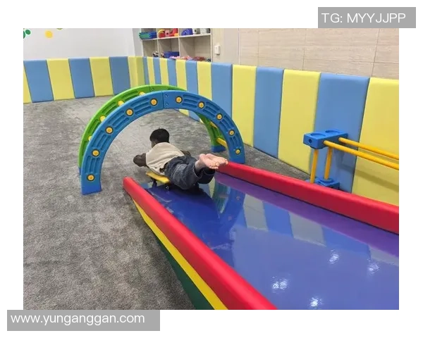 深圳滑板队的进攻策略与战术分析探讨滑板战术的创新与团队协作 深圳滑板队的进攻策略与战术分析探讨滑板战术的创新与团队协作